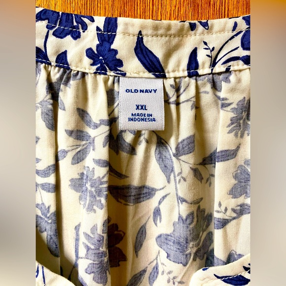 Old Navy Relaxed Blue Floral Popover Blouse - Picture 3 of 11